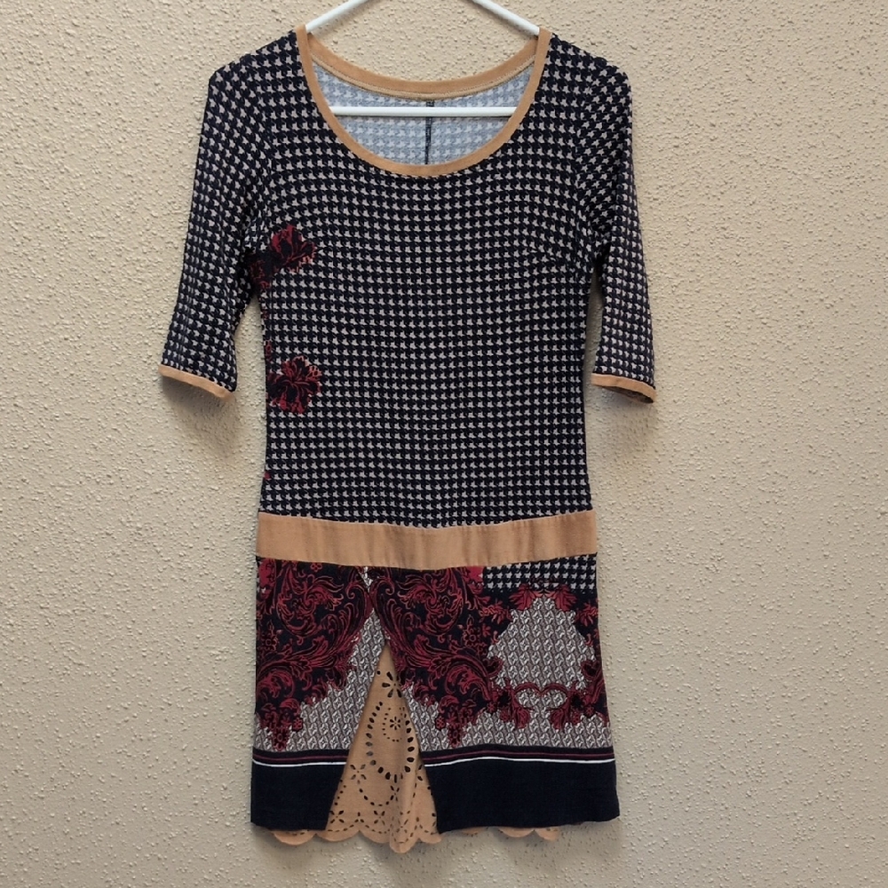 Chic Black and Red Patterned Mini Dress